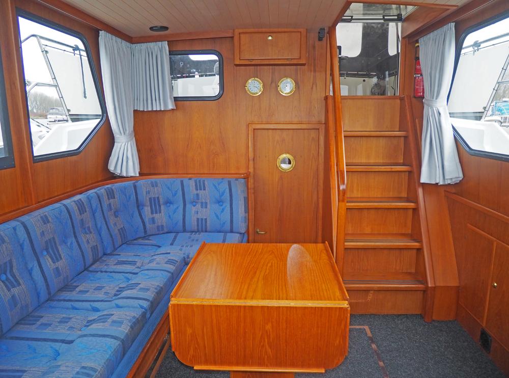 Saloon, Accommodation